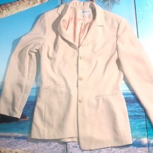 Amazingly cute women’s blazer, beige size 10